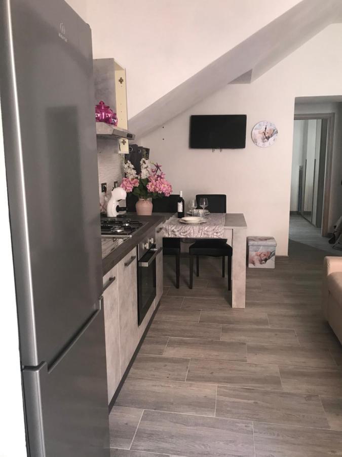 Bella'S House Apartment Castelsardo Bagian luar foto