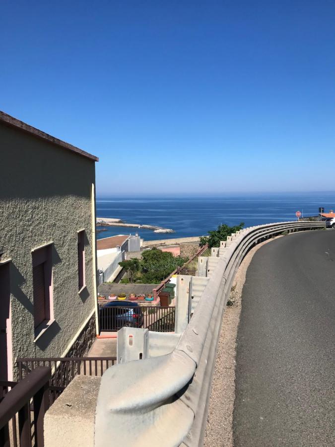 Bella'S House Apartment Castelsardo Bagian luar foto