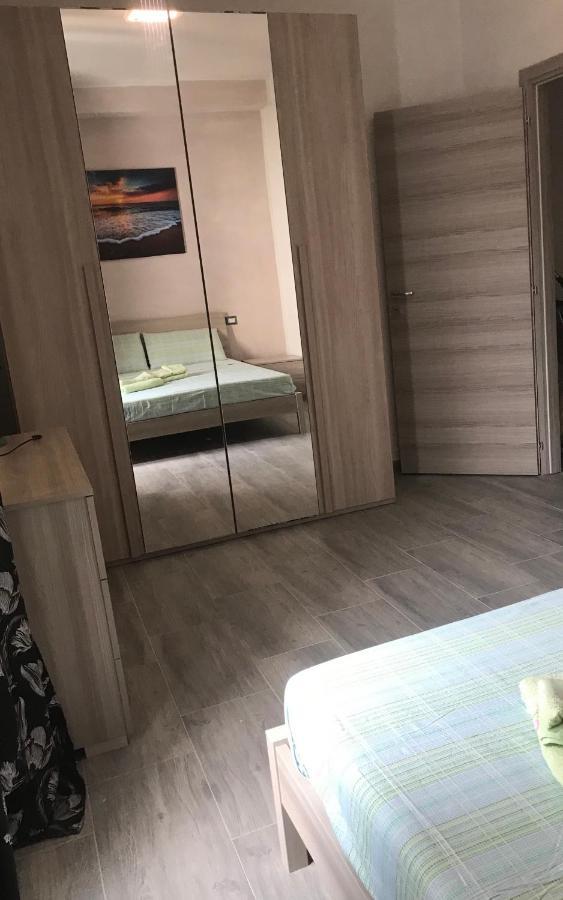 Bella'S House Apartment Castelsardo Bagian luar foto