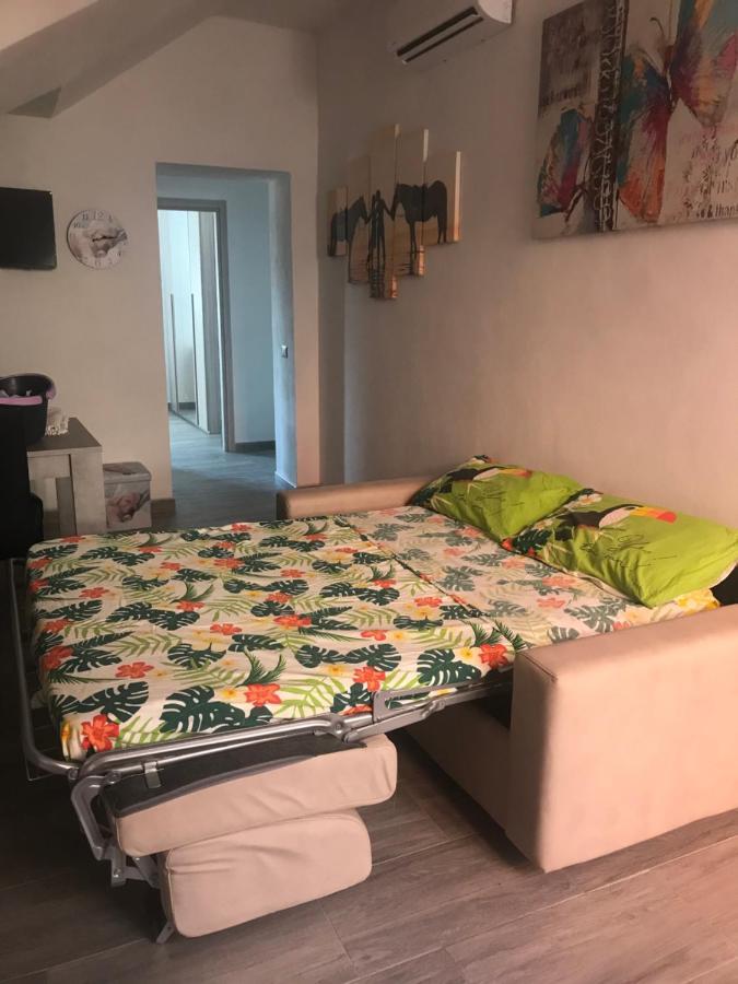 Bella'S House Apartment Castelsardo Bagian luar foto