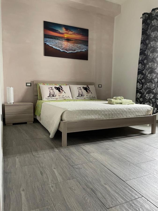Bella'S House Apartment Castelsardo Bagian luar foto